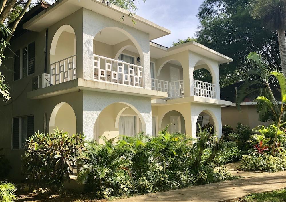 Coral Seas Garden Resort Negril Exterior photo