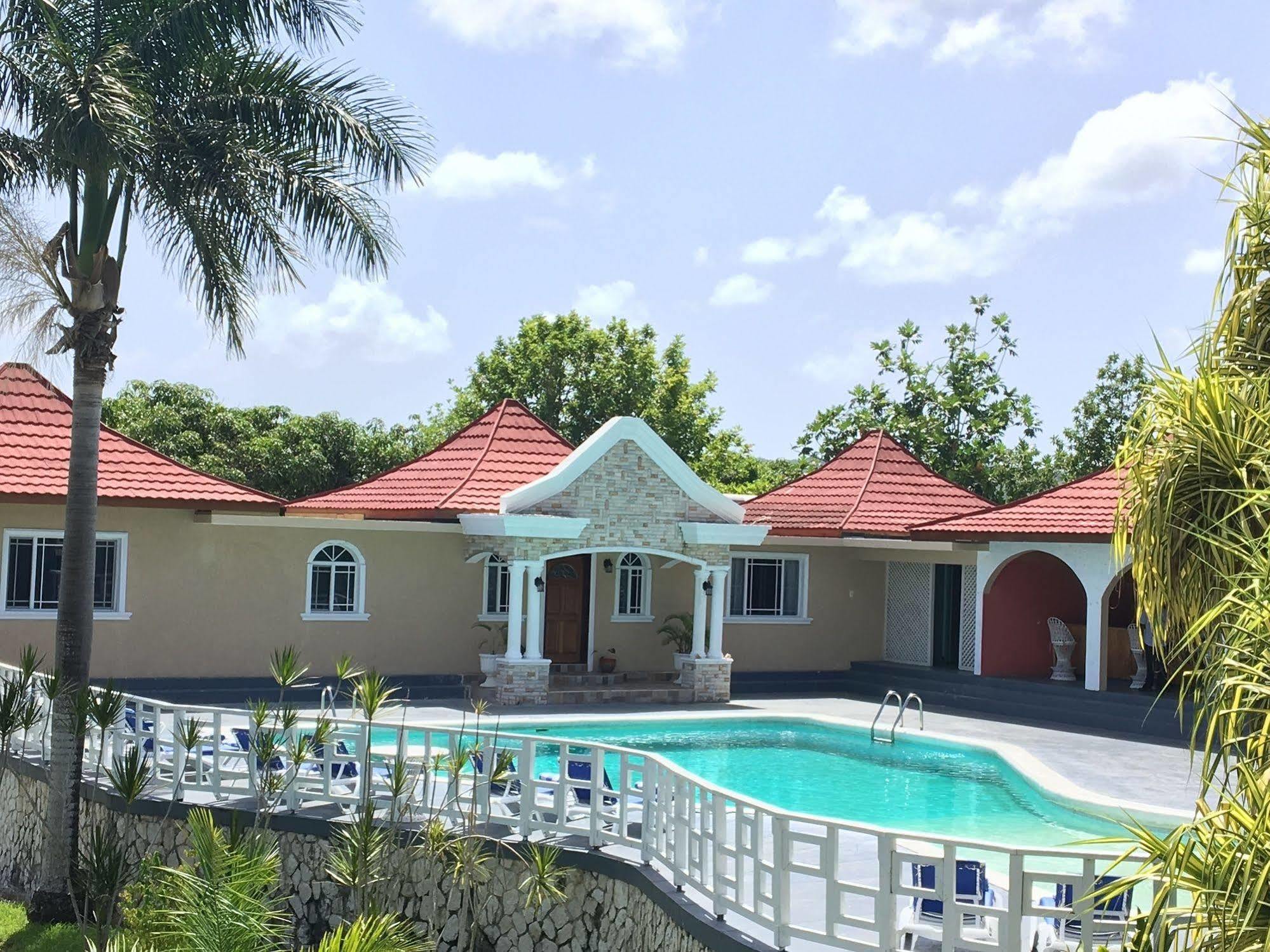 Coral Seas Garden Resort Negril Exterior photo