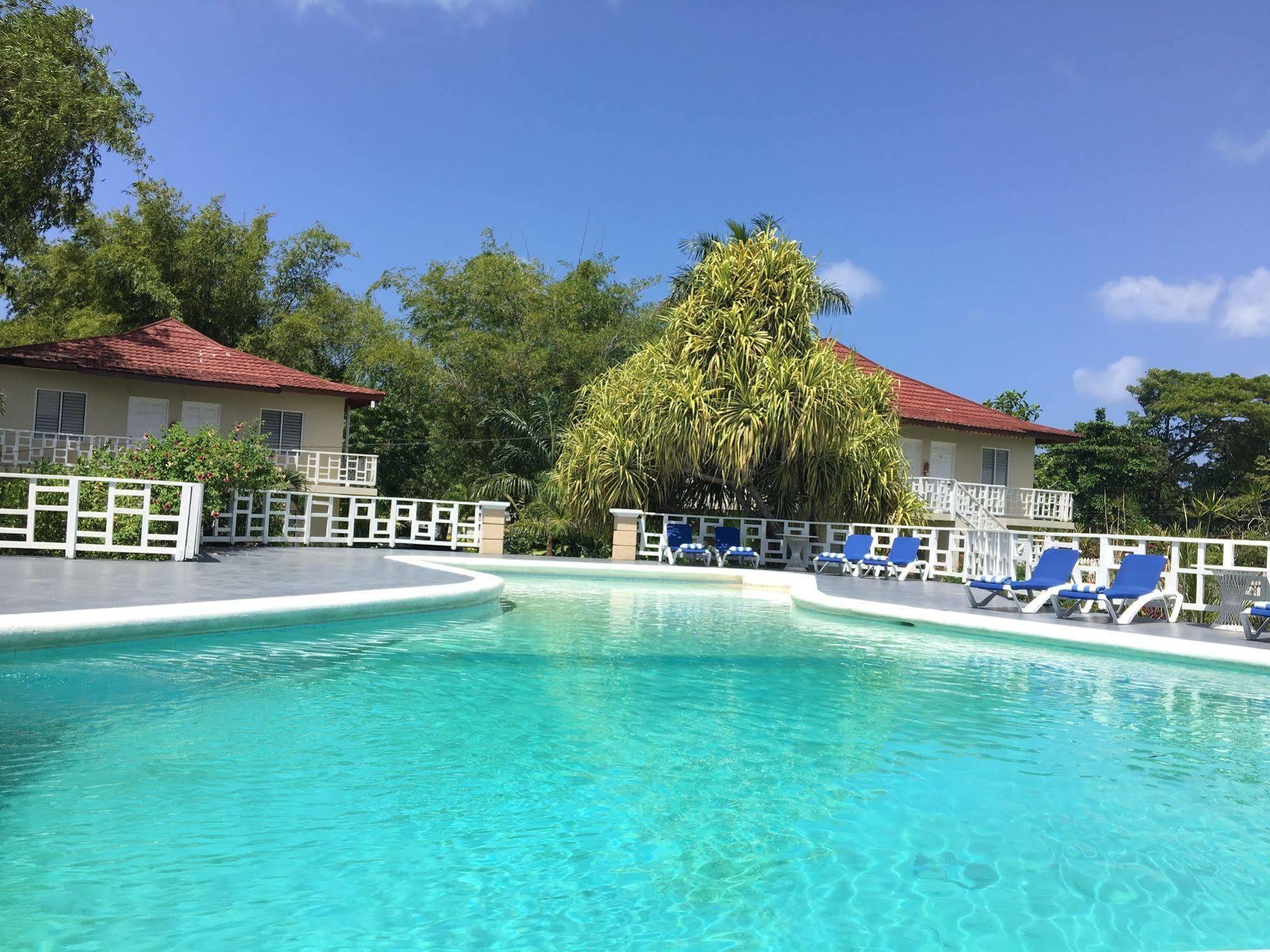 Coral Seas Garden Resort Negril Exterior photo