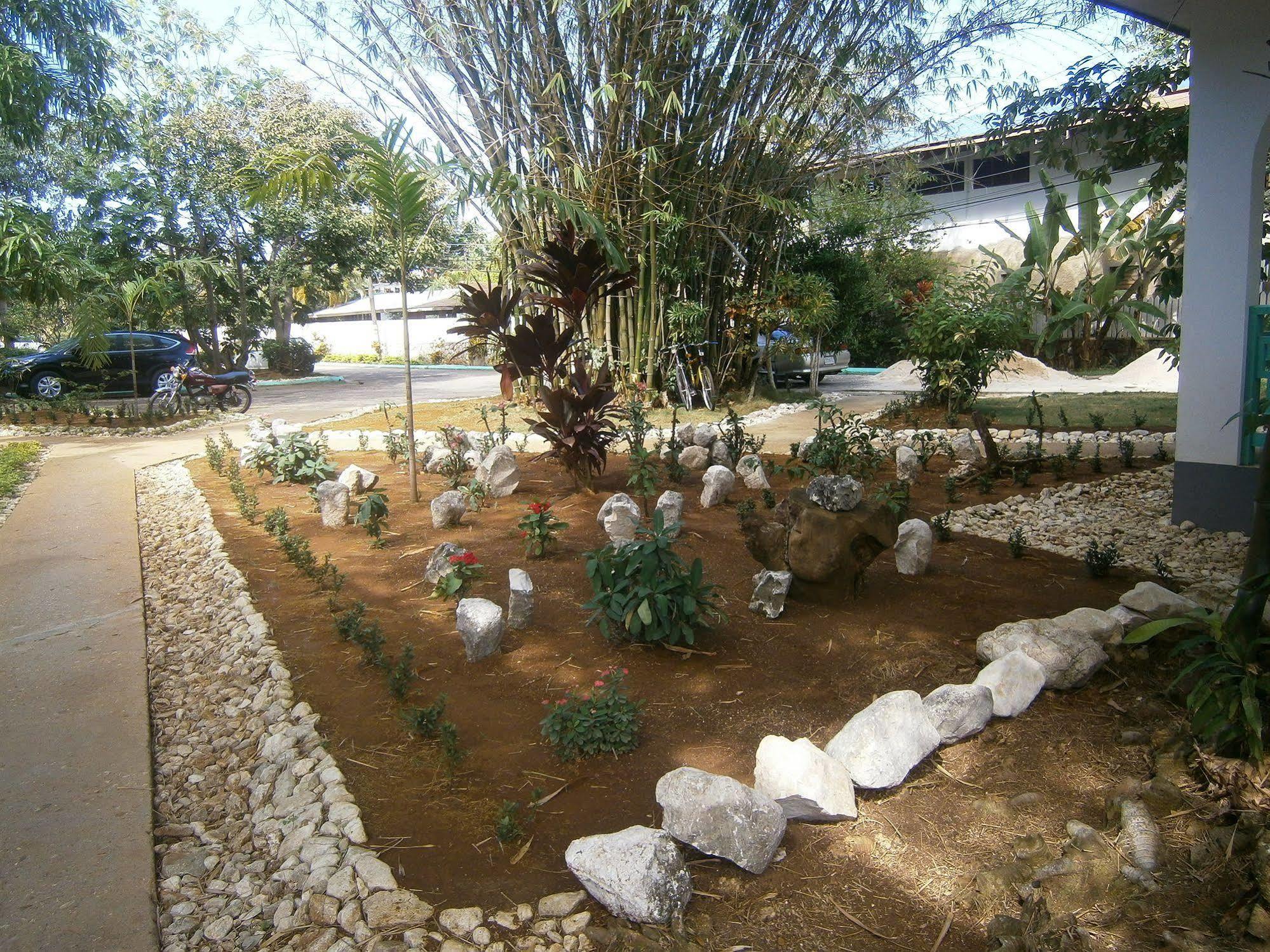 Coral Seas Garden Resort Negril Exterior photo