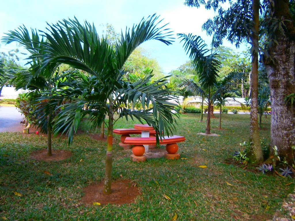 Coral Seas Garden Resort Negril Exterior photo